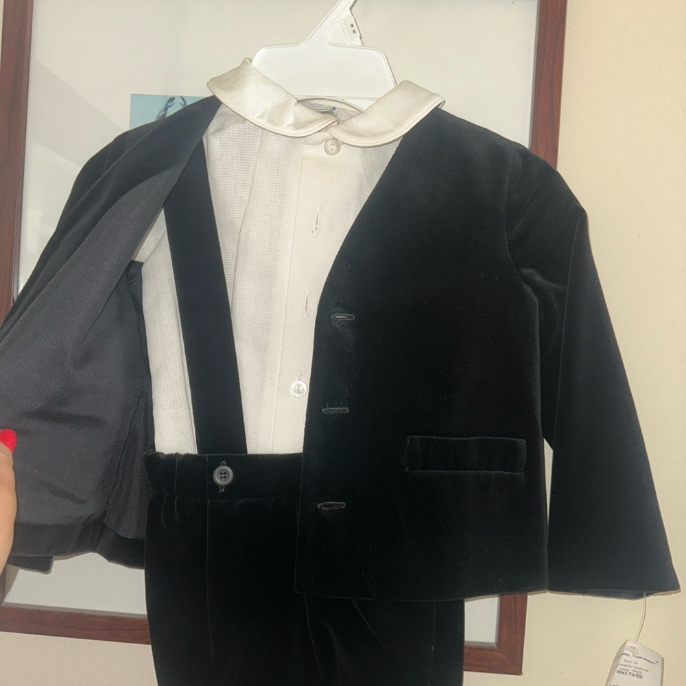 Florence Eiseman boys velvet suit/tux. NWT